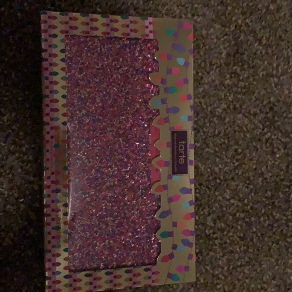 Tarte blush clutch